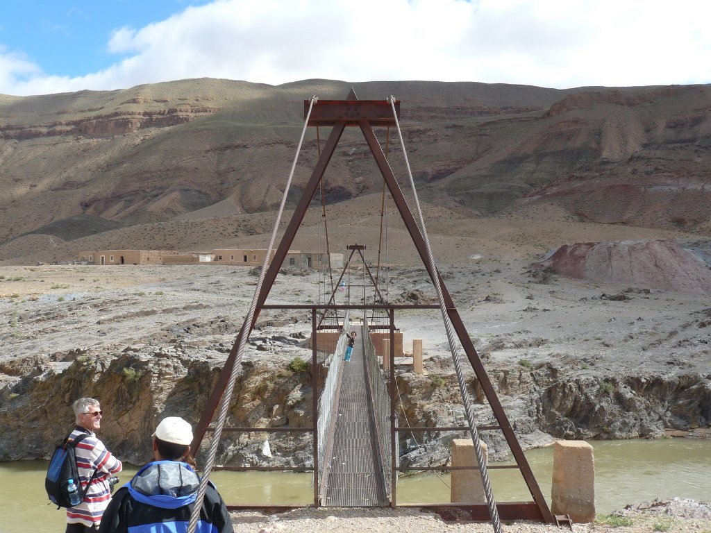 17-Crossing the Oued Moulouya.jpg - Crossing the Oued Moulouya